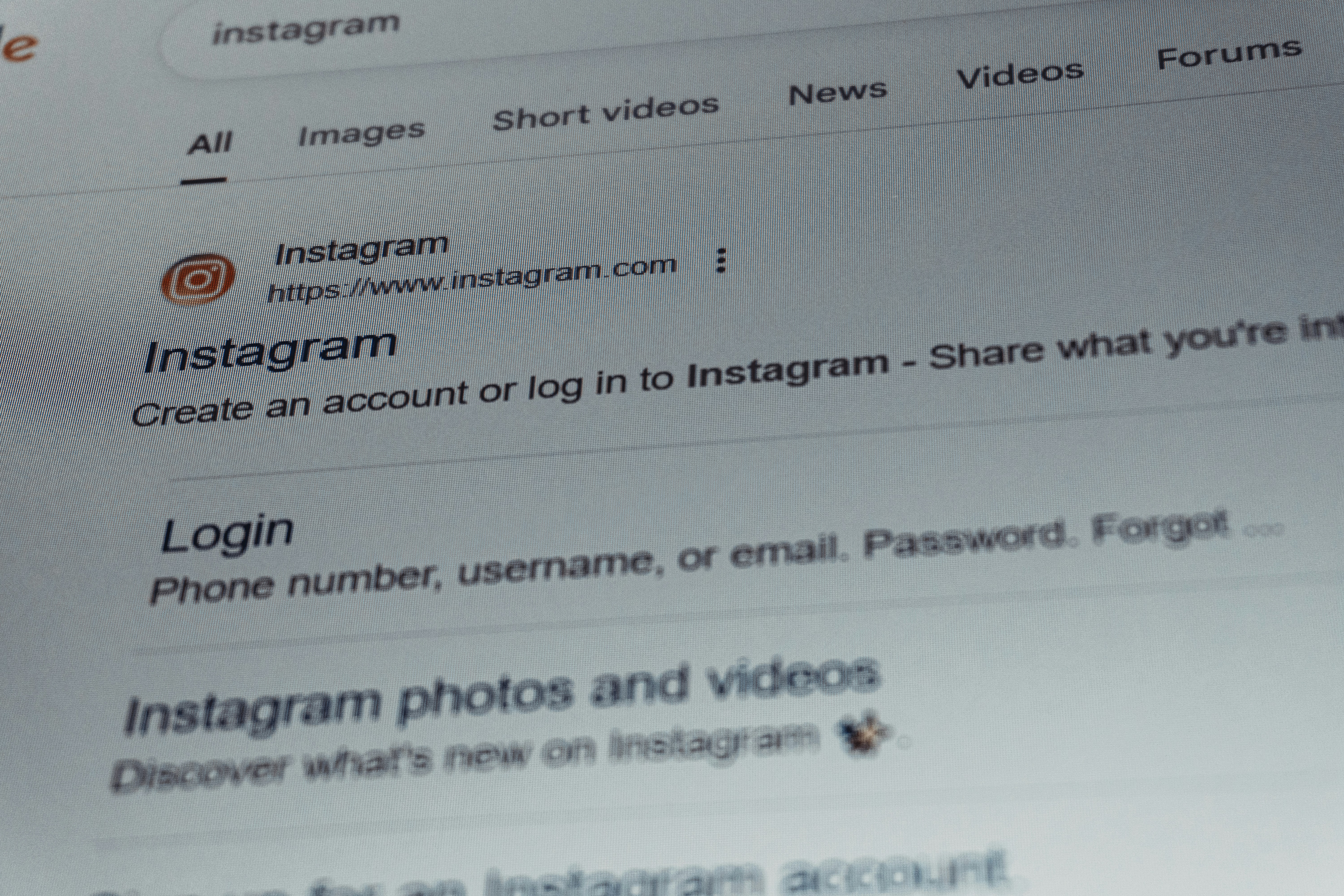 Image showing a Google search for the social media app Instagram